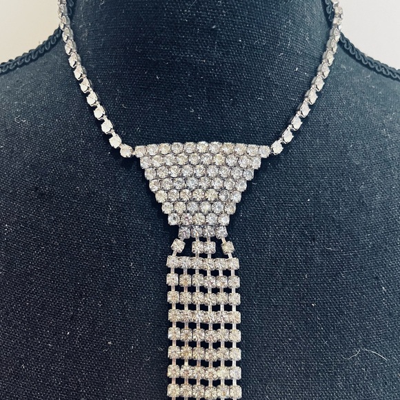 Glam 80’s Rhinestone Necktie Necklace - Picture 5 of 8